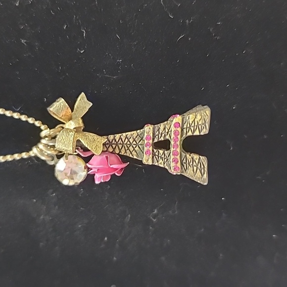 Gold Tone Eiffel Tower Charm Necklace Betsey Johnson - Picture 7 of 10